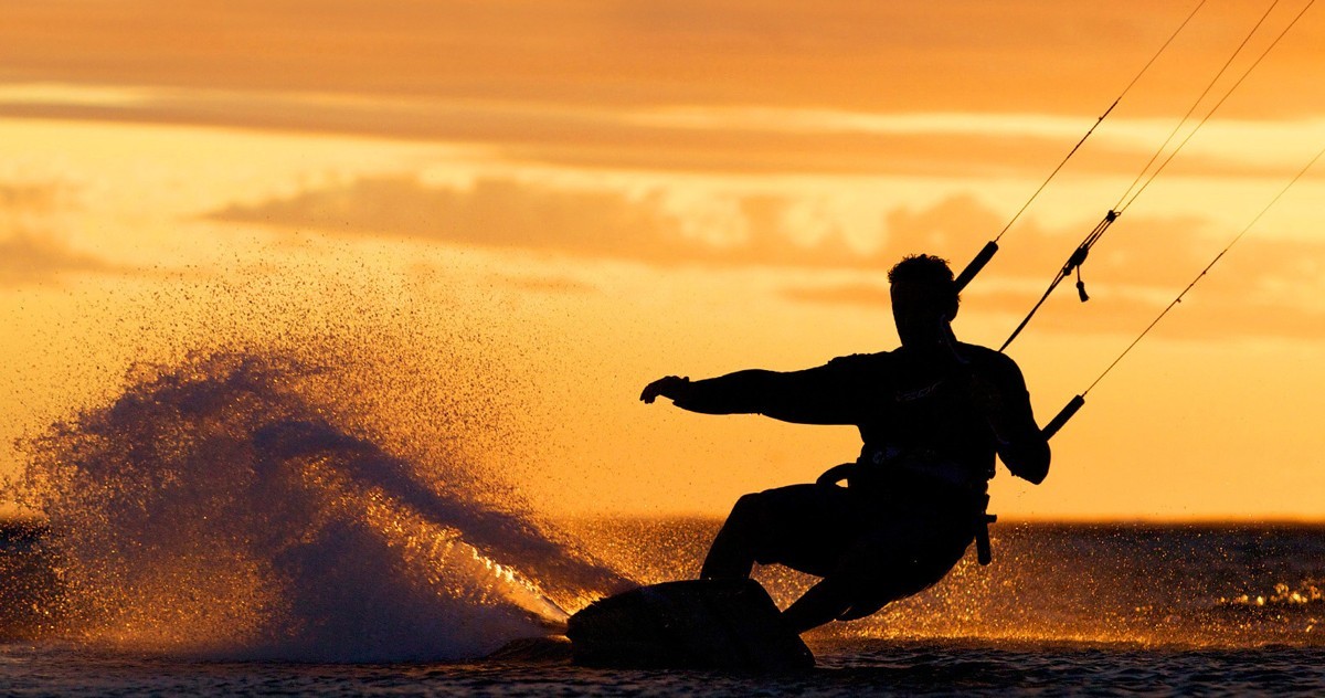 Kitesurfing in Paros